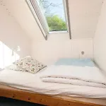 6 Person In
