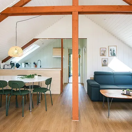 6 Person In Semesterbostad *