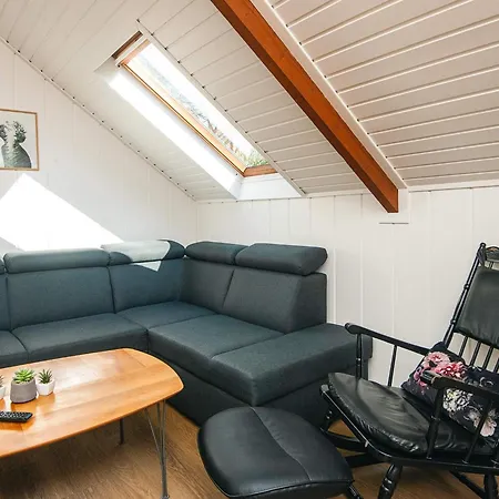 Semesterbostad 6 Person In